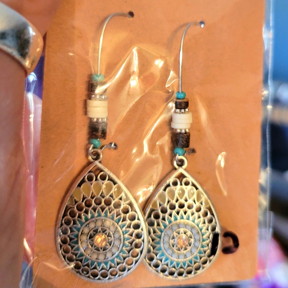 Beautiful enamel and rhinestone beaded dangle pierced earrings